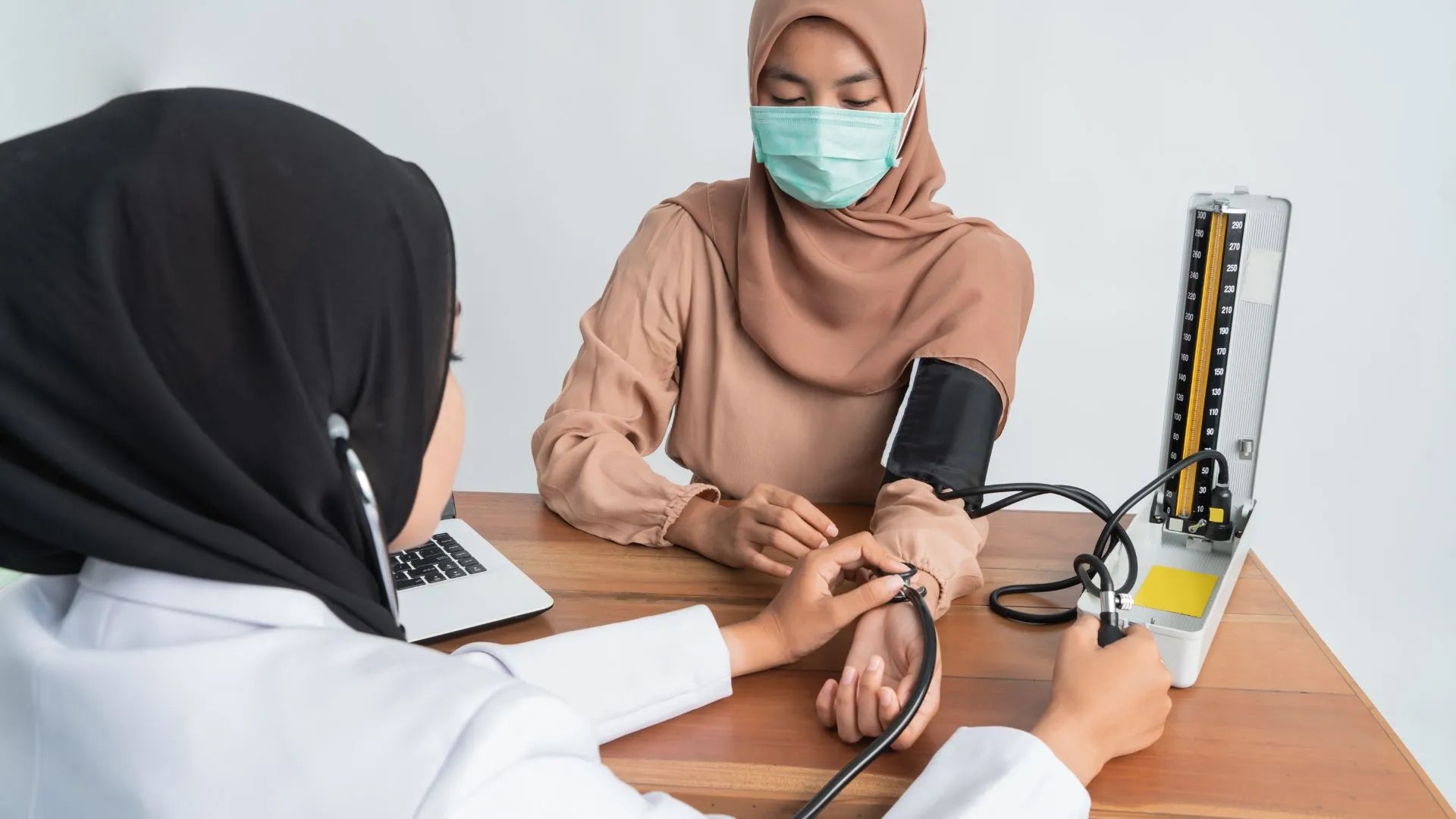 What You Need to Know About Full Body Checkups for Women – Dr. Snug